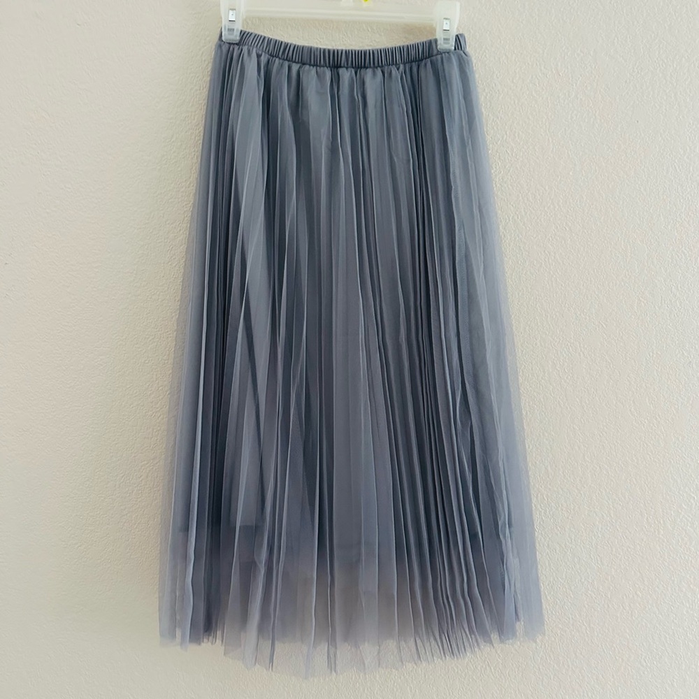 Elegant Gray Tulle Skirt